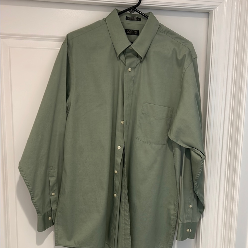 Arrow men’s button down shirt